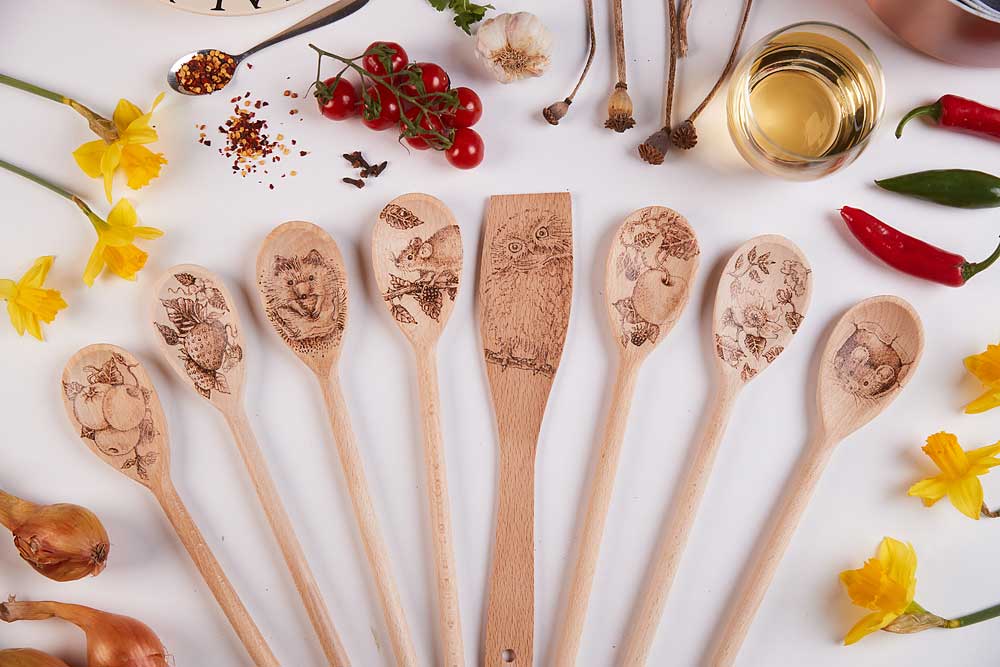 Wood decoration using pyrography 6